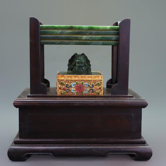 東京蕓術(shù)和田碧玉太子書冊(cè)印一套