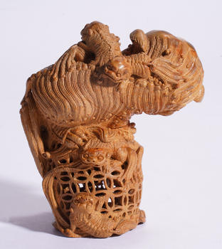 清代 竹根雕太狮少狮摆件