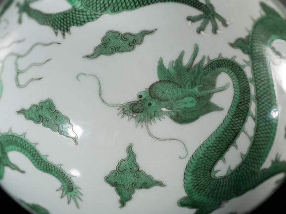 Galerie ZackeAN EXCEPTIONALLY RARE IMPERIAL ‘FIVE DRAGONS' BOTTLE VASE, DAOGUANG MARK AND PERIOD