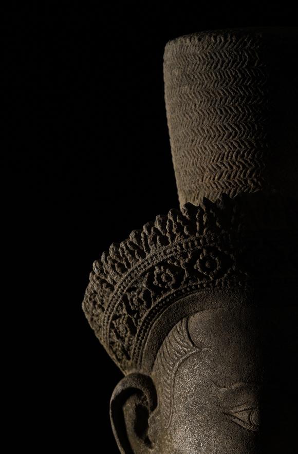 Galerie ZackeA MONUMENTAL (183 CM) SANDSTONE FIGURE OF A DANCING UMA, ANGKOR PERIOD, KOH KER STYLE