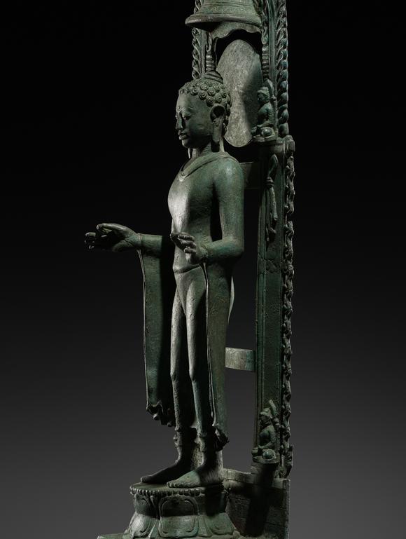 Galerie Zacke? A LARGE AND HIGHLY IMPORTANT BRONZE FIGURE OF THE ENTHRONED BUDDHA, SRIVIJAYA EMPIRE, SUMATRA, 8TH-10TH CENTURY