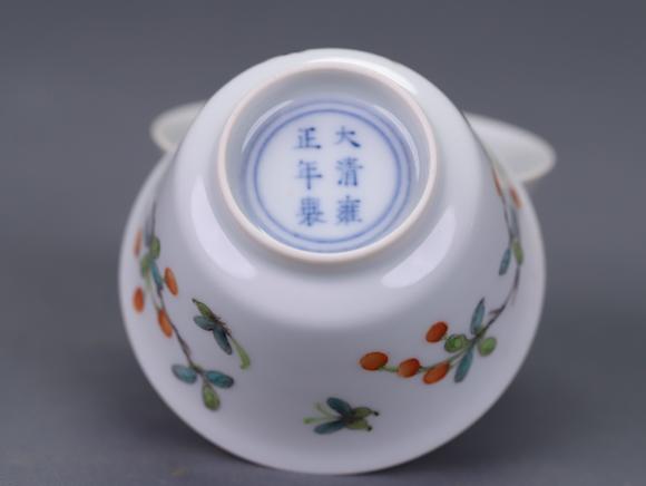 You Need清代雍正 粉彩花蝶紋杯一對 