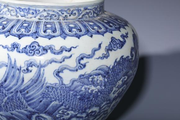 SEAVIEW AUCTIONS PTY LTD Fine Chinese antique 14th - 17th century blue and white jar