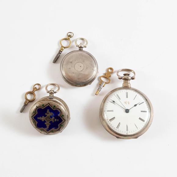 Waddington'sThree Chinese Export Silver Pocket Watches, 中國外銷懷表一組三件