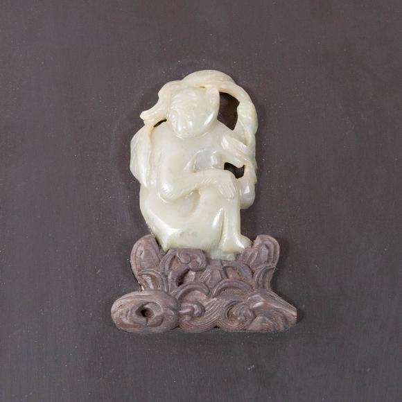 Waddington'sA Jade and Hardstone-Inlaid Black and Gilt-Lacquer Twelve-Panel Floor Screen, Late Qing/Republican Period, 晚清/民國 雕漆嵌寶地屏一套共十二扇