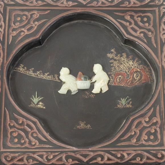 Waddington'sA Jade and Hardstone-Inlaid Black and Gilt-Lacquer Twelve-Panel Floor Screen, Late Qing/Republican Period, 晚清/民國 雕漆嵌寶地屏一套共十二扇