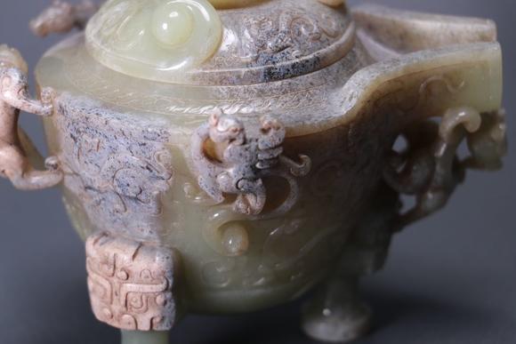 You Need 玉螭龍紋酒器 