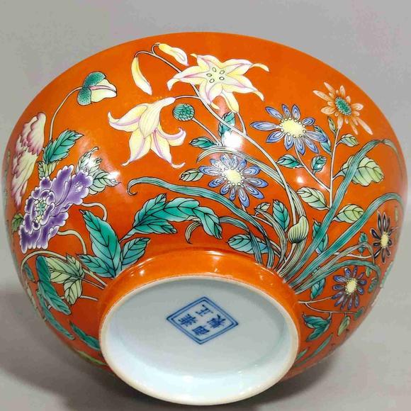 日本松町古美清代雍正御製洋彩珊瑚紅地花卉紋碗