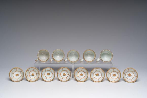 Coronari Auctions BVAn extensive Chinese partly gilt 'butterfly' tea set, Qianlong