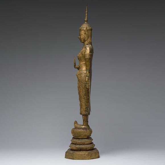 Coronari Auctions BVA Thai gilt bronze figure of a standing Buddha, Rattanakosin, 19th C.