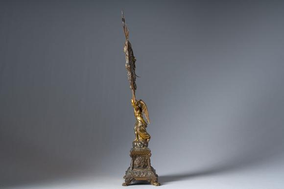 Coronari Auctions BVA French gilt silver monstrance with an angel crowned with a radiant cloud, maker's mark Hippolyte-Francois Bertrand-Paraud, 950/000, 19th C.