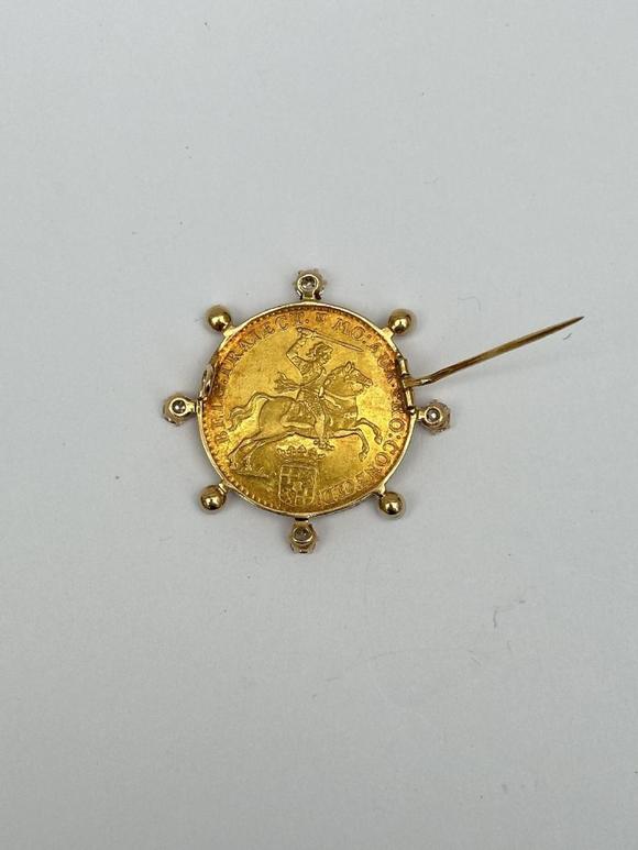 Loeckx AuctioneersDutch gold coin \'14 gulden\' (1760) mounted as a br…