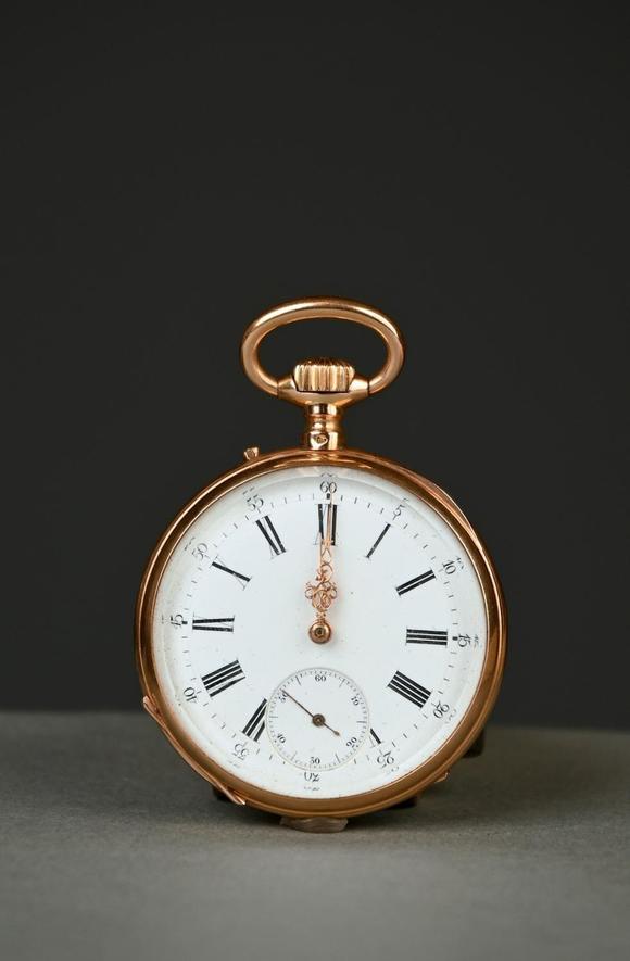 Loeckx AuctioneersGold pocket watch with white dial…