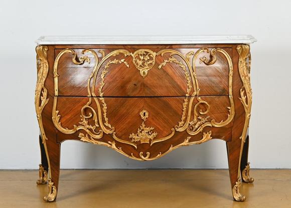 Loeckx AuctioneersLouis XV style chest of drawers with white marble …