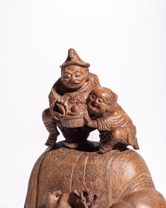 中鴻信清 竹根雕胡人獻(xiàn)寶擺件