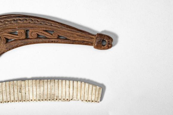 Apollo Art AuctionsCa. 19th century AD. >
A pairing of two objects from the Pacific, each reflecting a different dim