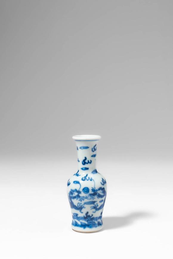 Apollo Art AuctionsQing Dynasty, Ca. AD 1644 - 1912. >
A porcelain snuff bottle of baluster form, rising from a neat