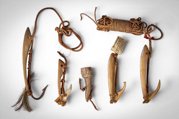 Apollo Art AuctionsCa. late 19th - early 20th century AD. >
A group comprising carved fish hooks of varying form, wo