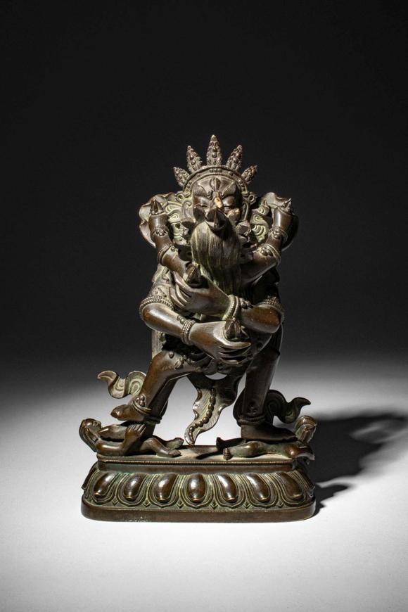 Apollo Art AuctionsQianlong Period, Ca. AD 1736 - 1795. >
A cast Sino-Tibetan bronze group depicting Vajrasattva in