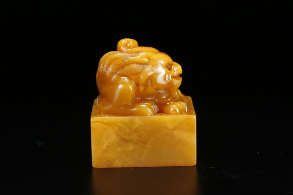 千葉大和壽山田黃石雕獅鈕印章