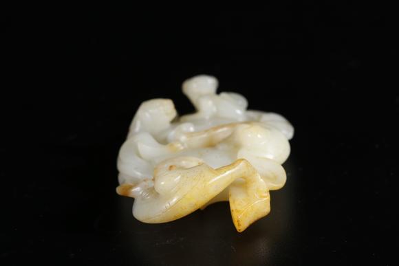 千葉大和和田玉雕龍紋雞心佩