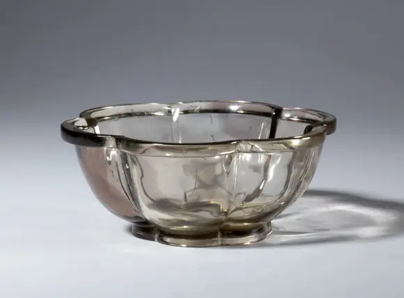 Bertolami Fine ArtA smoky quartz bowl in the shape of a begonia flower. China, 19th century