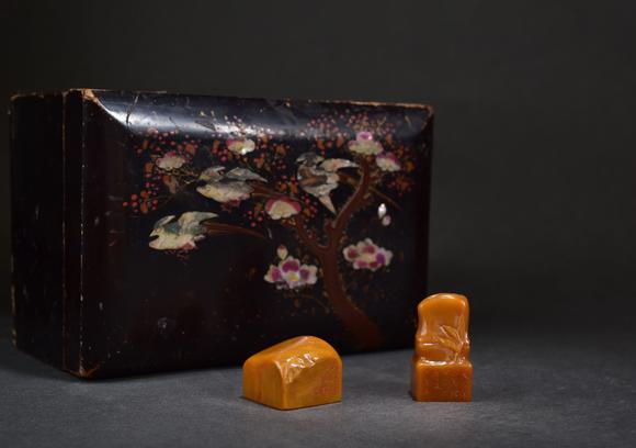 北京寶蘊(yùn)宋子文賀贈(zèng)蔣宋美齡田黃印章一對(duì)