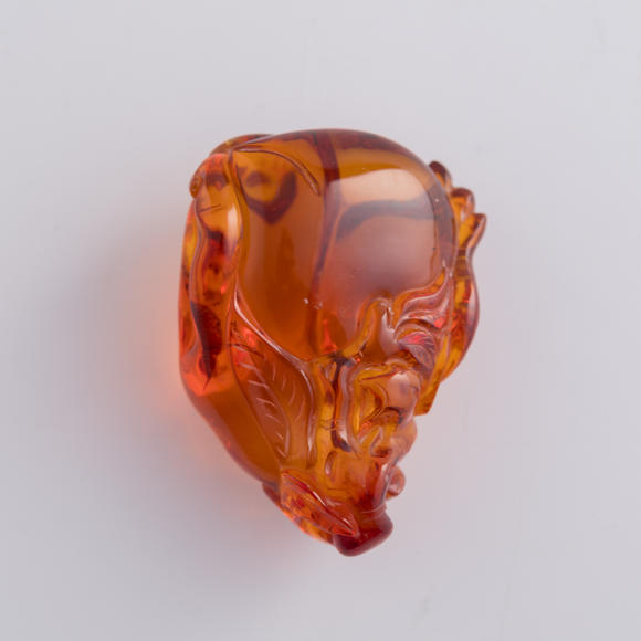 Oakridge Auction Gallery十九世紀 琥珀三多掛墜  A Chinese amber 'Three Abundances' pendant