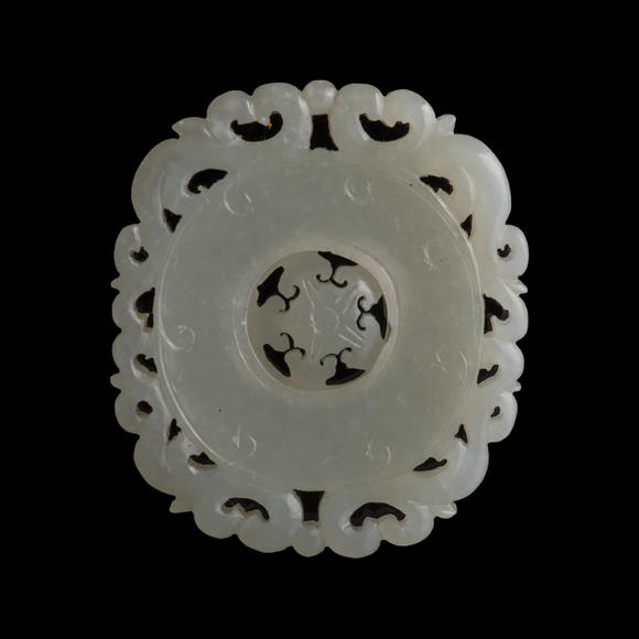 Oakridge Auction Gallery十八世紀(jì) 白玉轉(zhuǎn)心佩（附木座）  A Chinese carved white jade rotating-center pendant