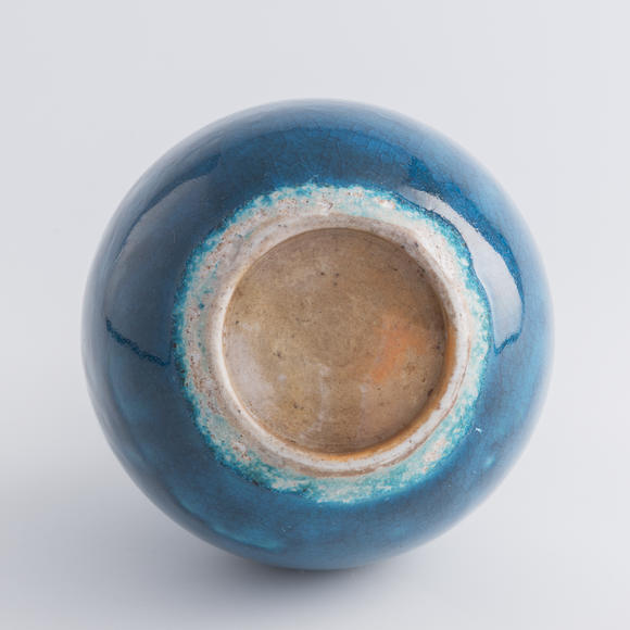 Oakridge Auction Gallery十九世紀(jì) 孔雀藍(lán)天球瓶  A Chinese peacock blue-glazed tianqiu vase