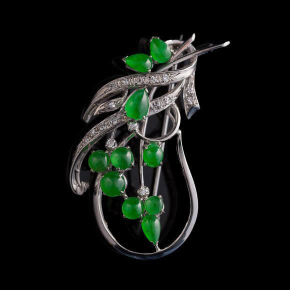 Oakridge Auction Gallery金屬鑲翡翠胸針及領(lǐng)帶夾  A Chinese jadeite-set white metal brooch and a tie clip