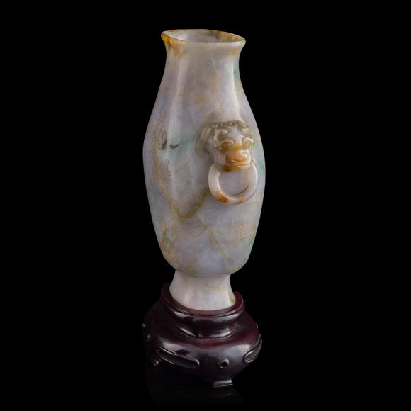Oakridge Auction Gallery清代 翡翠鋪首尊（附硬木座）  A Chinese jadeite double-handled vase