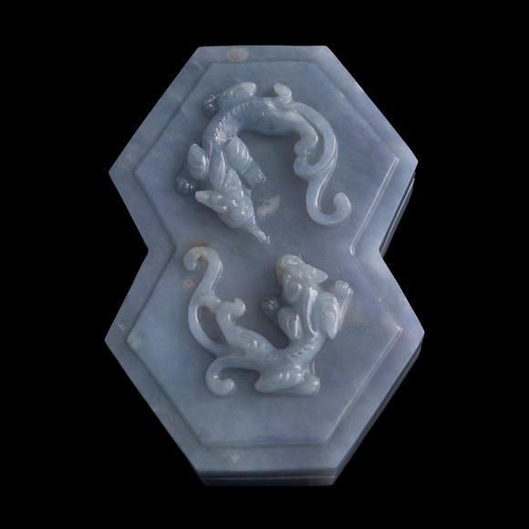 Oakridge Auction Gallery翡翠雕螭龍蓋盒  A Chinese carved jadeite 'chilong' lidded box