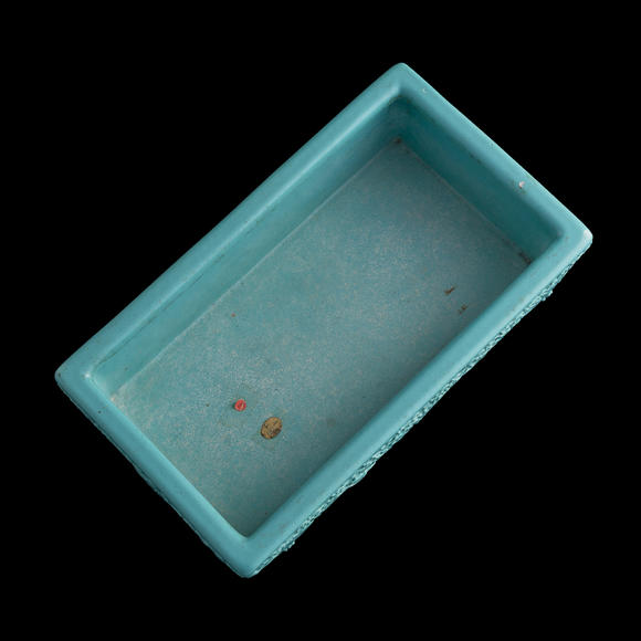Oakridge Auction Gallery十九世紀(jì) 綠松石釉刻纏枝蓮水仙盆  A Chinese turquoise-glazed 'lotus scrolls' narcissus bowl