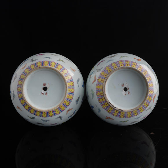 Oakridge Auction Gallery清光緒 粉彩百蝶賞瓶一對  A pair of Chinese famille rose 'hundred butterflies' shang vases