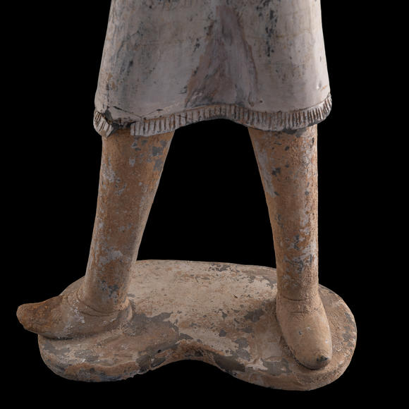 Oakridge Auction Gallery西元618-907年盛唐 灰胎武士俑一對(duì)  A pair of Chinese gray pottery warrior figures