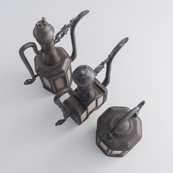 Oakridge Auction Gallery清代/民國(guó) 錫壺三把  Three Chinese pewter teapots