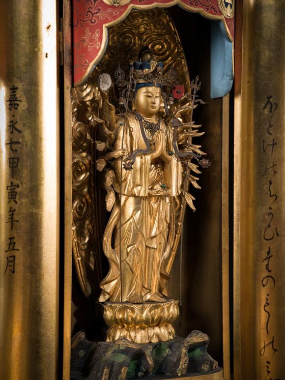 Galerie ZackeYAMAMOTO MOSUKE: A HIGHLY IMPORTANT COMPLETE SET OF 33 ‘THE SAIGOKU KANNON PILGRIMAGE ‘GOLD LACQUER ZUSHI (PORTABLE BUDDHIST SHRINES), DATED 1854