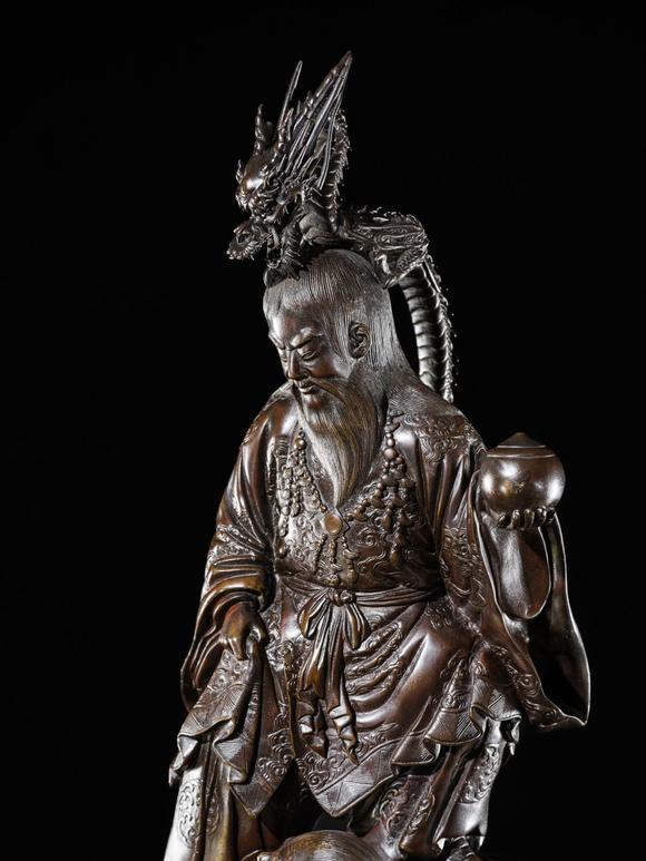 Galerie ZackeHAYASHI HARUSADA: A MONUMENTAL (234 CM) PARCEL-GILT BRONZE ‘RYUJIN AND DRAGONS’ EXHIBITION KORO (INCENSE BURNER)