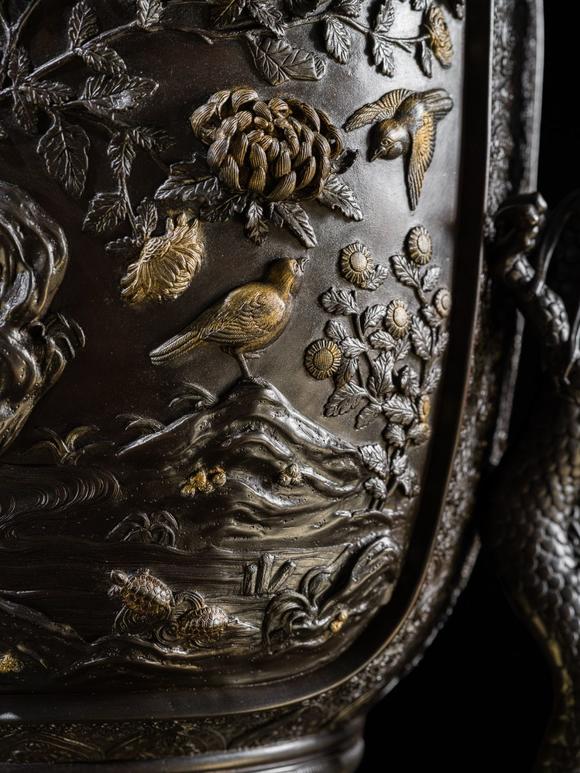 Galerie ZackeHAYASHI HARUSADA: A MONUMENTAL (234 CM) PARCEL-GILT BRONZE ‘RYUJIN AND DRAGONS’ EXHIBITION KORO (INCENSE BURNER)