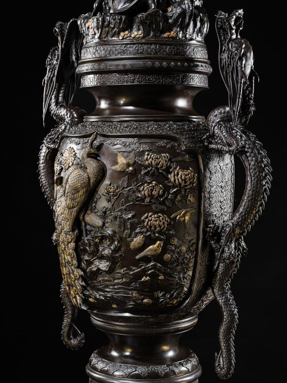 Galerie ZackeHAYASHI HARUSADA: A MONUMENTAL (234 CM) PARCEL-GILT BRONZE ‘RYUJIN AND DRAGONS’ EXHIBITION KORO (INCENSE BURNER)