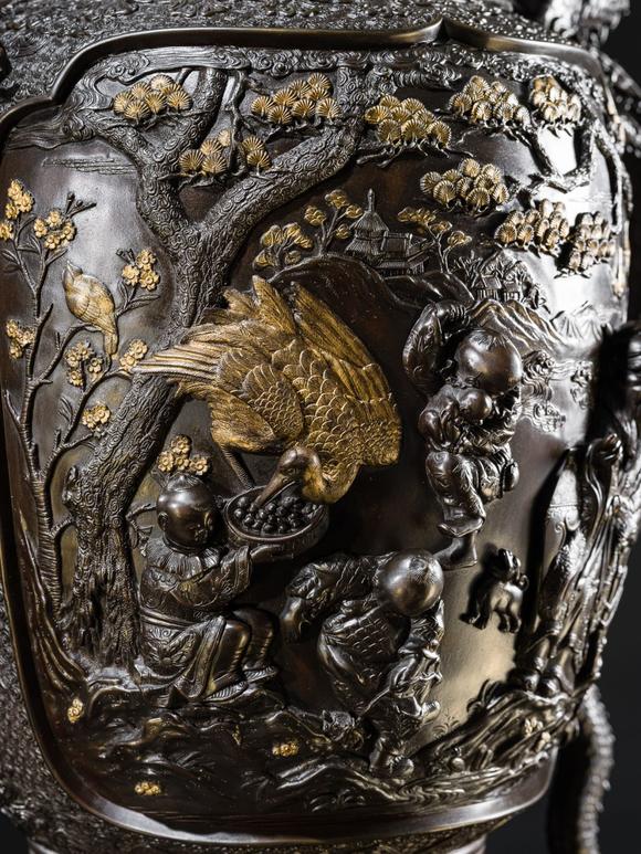 Galerie ZackeHAYASHI HARUSADA: A MONUMENTAL (234 CM) PARCEL-GILT BRONZE ‘RYUJIN AND DRAGONS’ EXHIBITION KORO (INCENSE BURNER)