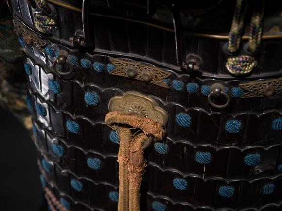 Galerie ZackeSAOTOME: AN IMPRESSIVE OKEGAWA NIMAI-DO GUSOKU (TWO-PIECE CUIRASS ARMOR) AND SUJIBACHI KABUTO, WITH NKBKHK KOSHU TOKUBETSU KICHO (ESPECIALLY IMPORTANT) SHIRYO CERTIFICATE