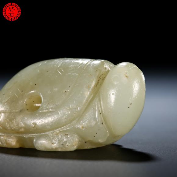 北京啟石明 圓雕玉龜