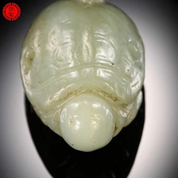 北京啟石明 圓雕玉龜