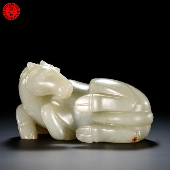 北京啟石清 圓雕玉馬擺件（帶木座）