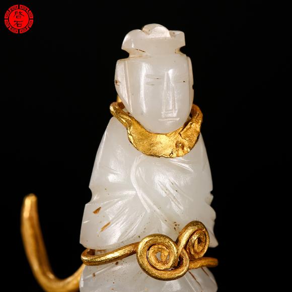 北京啟石明 金鑲玉圓雕人物耳飾一對(duì)