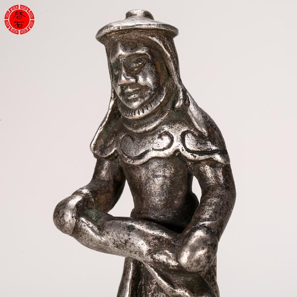 北京啟石明 銀質(zhì)狩獵人物像