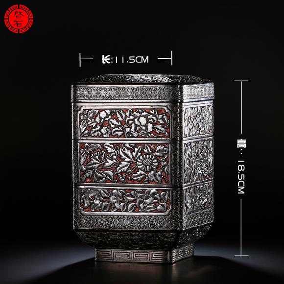 北京啟石明 墨底花卉人物四節(jié)三盒