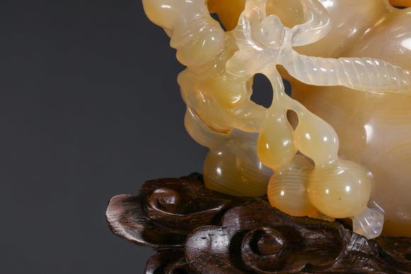 吉本株式會(huì)社清代，瑪瑙花卉鼻煙壺